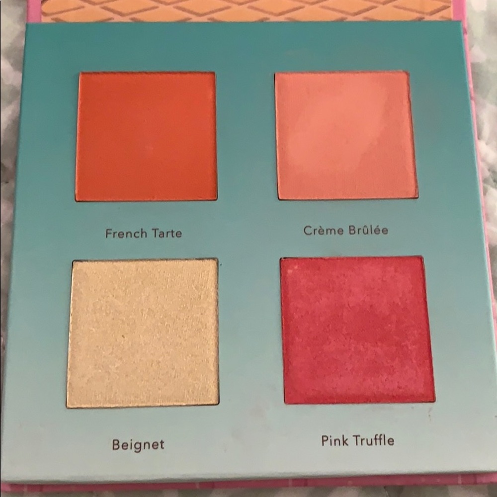 Beauty Bakerie scoops elysees palette
